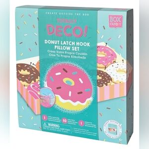 NIB | Box CanDIY Totally DECO! Donut Latch Hook Pillow Set
